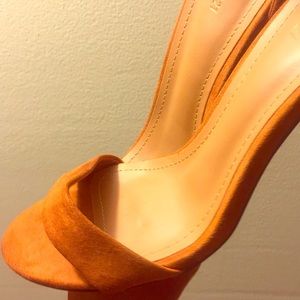 Open toe kitten heel sandal